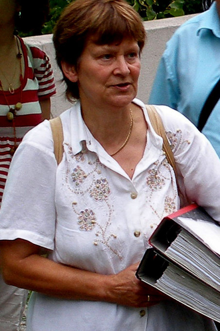 Gisela Ziehm mit den Unterschriften zur Volksinitiative Alleen - Foto: Marion Ebersbach